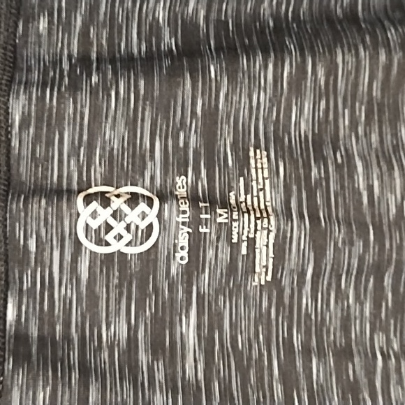 Daisy Fuentes Fit blue/black exercise top - Picture 4 of 4